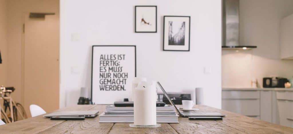 Beitragsbild: Tisch